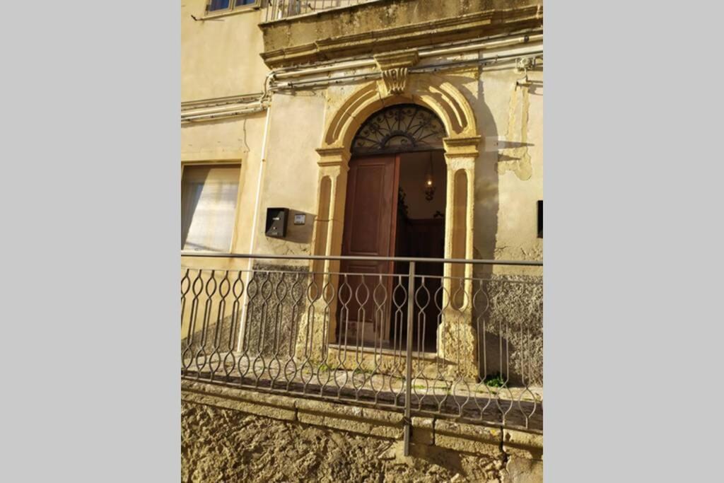 Casa Ad Assoro, Al Centro Della Sicilia Βίλα Εξωτερικό φωτογραφία